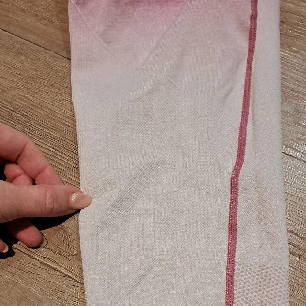 Pink and White Ombre Activewear Set - Picture 3 of 3